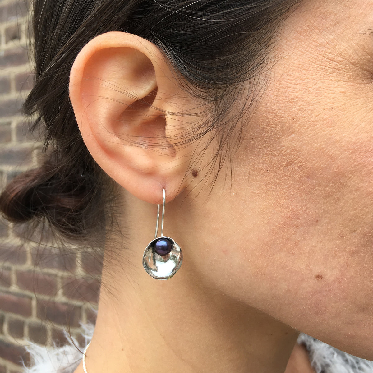 Oyster Earrings with Pearls