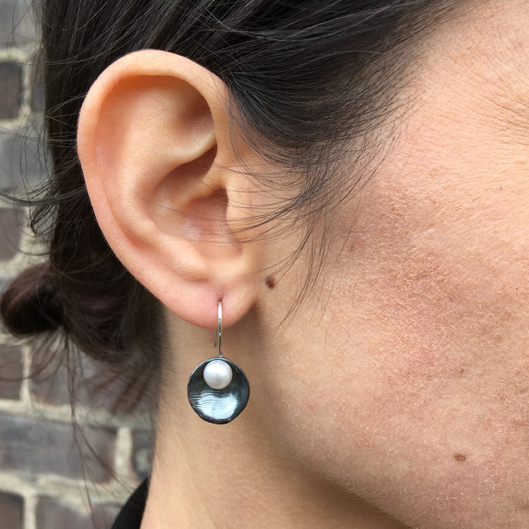 Oyster Silver Earrings with pearls