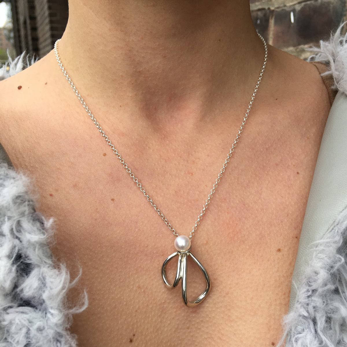 Petal and Pearl Silver Necklace (white pearl)